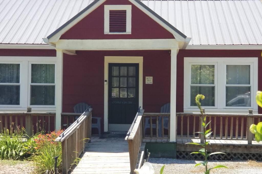 Charming Cottage In Morganton With Ample Parking Экстерьер фото